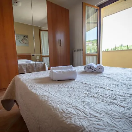 公寓 Poloturisticoumbria Apt Lago Trasimeno 特拉西梅诺湖畔帕西尼亚诺